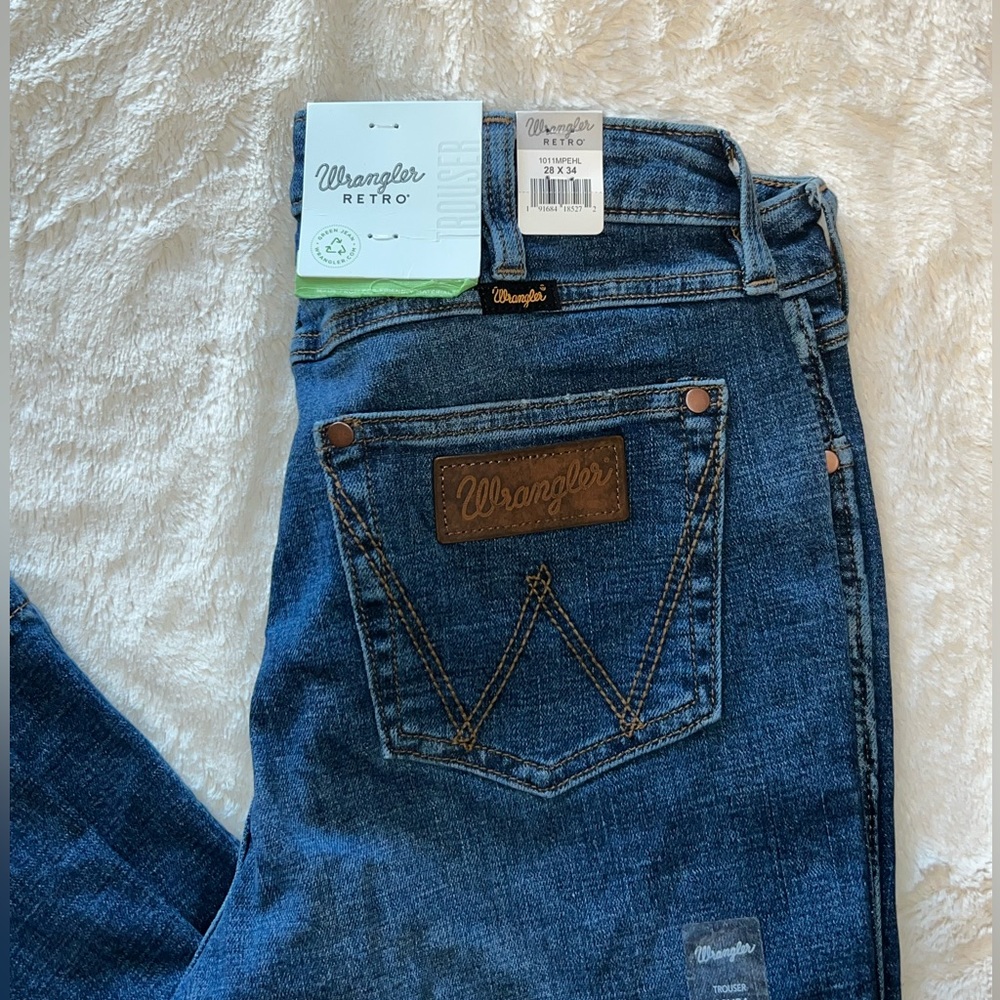 NWT - Wrangler Retro High Rise Wide Leg Trouser Jeans - size 28x34 - Picture 4 of 7